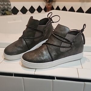 Yellowbox Pewter Gray Metallic Glitter  Maureen Slip On Back Tie Sneakers 9